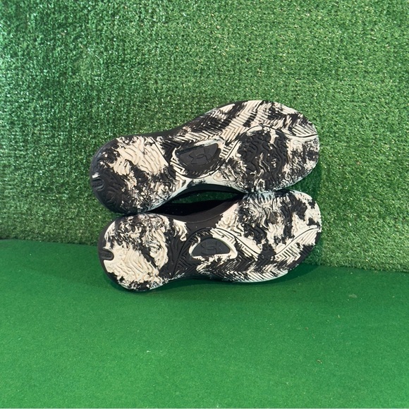 Under Armour Lockdown 7 Black Metallic Silver 3028513-004 Big Kids Boys Size 6Y - Picture 5 of 6